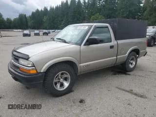✅ 2002 Chevrolet S-10 LS • VIN: 1GCCS145128197686 • Лот: 62861485. Опубликован ранее на Copart с пробегом 347 488 миль. Бесплатный доступ к архиву аукционных продаж из США и подробный отчёт об истории автомобиля на DreamBid. Изображение 1.