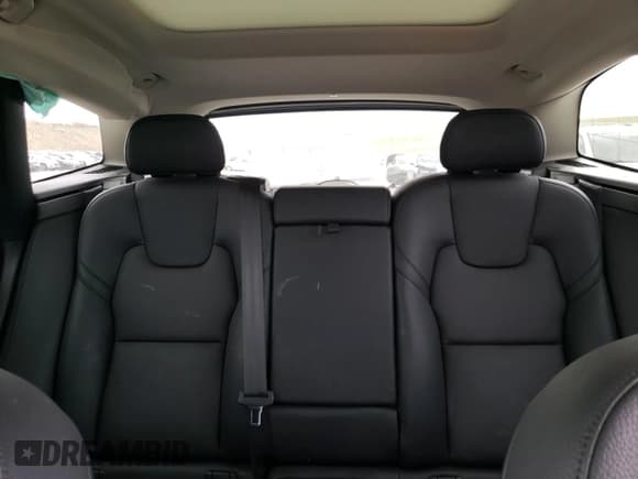 ✅ 2022 Volvo XC60 Momentum • VIN: YV4L12RK6N1083670 • Лот: 54965995. Опубликован ранее на Copart с пробегом 29 450 миль. Бесплатный доступ к архиву аукционных продаж из США и подробный отчёт об истории автомобиля на DreamBid. Изображение 10.