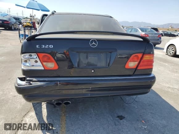 ✅ 1999 Mercedes-Benz E 320 • VIN: WDBJF65H7XA900885 • Lot: 65560535. Listed on Copart with 294,808 mi. Free auction sales archive from the USA and detailed vehicle history report at DreamBid. Image 6.