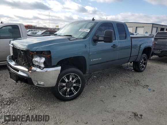 ✅ 2007 Chevrolet Silverado 2500HD 2LT • VIN: 1GCHK29627E571406 • Лот: 85560144. Опубликован ранее на Copart с пробегом 133 064 миль. Бесплатный доступ к архиву аукционных продаж из США и подробный отчёт об истории автомобиля на DreamBid. Изображение 1.