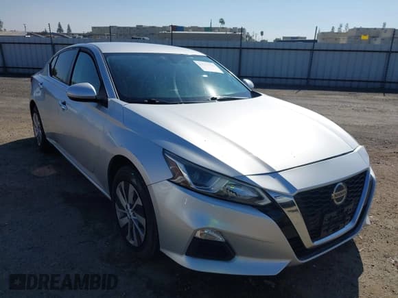 ✅ 2019 Nissan Altima S • VIN: 1N4BL4BV8KC230893 • Лот: 43512716. Опубликован ранее на IAAI с пробегом 113 612 миль. Бесплатный доступ к архиву аукционных продаж из США и подробный отчёт об истории автомобиля на DreamBid. Изображение 1.