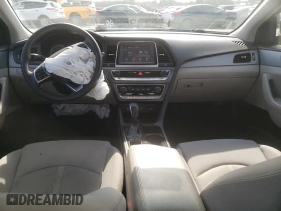 ✅ 2018 Hyundai Sonata SE • VIN: 5NPE24AFXJH676079 • Lot: 44744513. Listed on Copart with 41,881 mi. Free auction sales archive from the USA and detailed vehicle history report at DreamBid. Image 8.