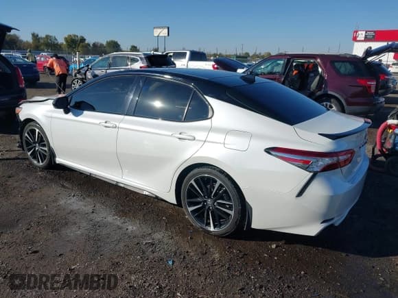 ✅ 2020 Toyota Camry XSE • VIN: 4T1K61AK8LU319250 • Lot: 43581971. Wystawiony na IAAI z przebiegiem 130 683 mil. Bezpłatny archiwum sprzedaży aukcyjnych z USA i szczegółowy raport historii pojazdu na DreamBid. Zdjęcie 3.