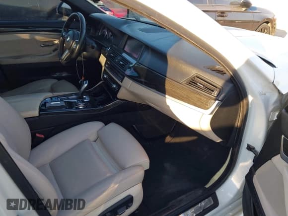 ✅ 2014 BMW 5 Series 535i • VIN: WBA5B1C59ED484177 • Lot: 43442810. Listed on IAAI with 251,950 mi. Free auction sales archive from the USA and detailed vehicle history report at DreamBid. Image 5.