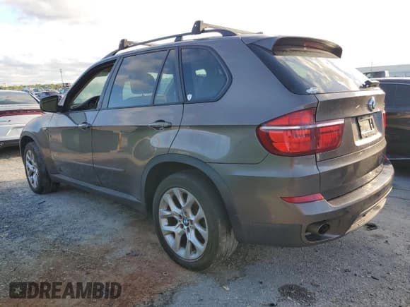 ✅ 2013 BMW X5 xDrive35i • VIN: 5UXZV4C54D0B02190 • Lot: 85474765. Wystawiony na Copart z przebiegiem 237 129 mil. Bezpłatny archiwum sprzedaży aukcyjnych z USA i szczegółowy raport historii pojazdu na DreamBid. Zdjęcie 2.