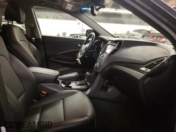 ✅ 2016 Hyundai Santa Fe • VIN: 5XYZWDLA1GG324905 • Лот: 65098742. Опубликован ранее на Copart с пробегом 4 838 миль. Бесплатный доступ к архиву аукционных продаж из США и подробный отчёт об истории автомобиля на DreamBid. Изображение 5.