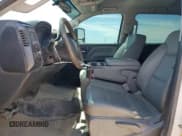 ✅ 2017 Chevrolet Silverado 2500HD Work Truck • VIN: 1GC1KUEY9HF237650 • Lot: 55750345. Wystawiony na Copart z przebiegiem 155 221 mil. Bezpłatny archiwum sprzedaży aukcyjnych z USA i szczegółowy raport historii pojazdu na DreamBid. Zdjęcie 7.