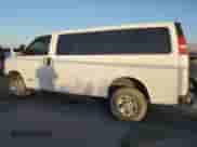 2006 Chevrolet Express Passenger с VIN 1GAGG25V461227908, выставлен на аукционе Copart как лот 42710255 с пробегом 201 466 миль миль и Списание • Salvage title. История ставок и продаж доступна на DreamBid. Изображение 2.