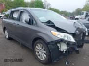 ✅ 2012 Toyota Sienna XLE • VIN: 5TDDK3DC8CS044153 • Lot: 42174323. Wystawiony na IAAI z przebiegiem 132 828 mil. Bezpłatny archiwum sprzedaży aukcyjnych z USA i szczegółowy raport historii pojazdu na DreamBid. Zdjęcie 1.