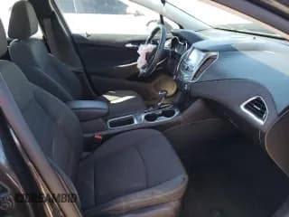 ✅ 2016 Chevrolet Cruze LT • VIN: 1G1BE5SM7G7315055 • Lot: 45129742. Wystawiony na Copart z przebiegiem 93 770 mil. Bezpłatny archiwum sprzedaży aukcyjnych z USA i szczegółowy raport historii pojazdu na DreamBid. Zdjęcie 5.