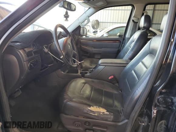 ✅ 2005 Ford Explorer Limited • VIN: 1FMZU75W95ZA57992 • Lot: 61191405. Wystawiony na Copart z przebiegiem 114 006 mil. Bezpłatny archiwum sprzedaży aukcyjnych z USA i szczegółowy raport historii pojazdu na DreamBid. Zdjęcie 7.