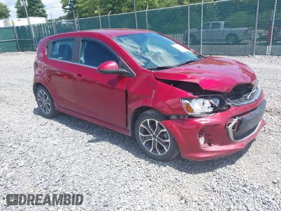 2020 Chevrolet Sonic LT с VIN 1G1JD6SB6L4124936, выставлен на аукционе IAAI как лот 42642451 с пробегом 61 903 миль миль и . История ставок и продаж доступна на DreamBid. Изображение 1.