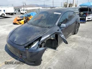 ✅ 2024 Tesla Model Y Long Range • VIN: 7SAYGAEEXRF196765 • Лот: 80468385. Опубликован ранее на Copart с пробегом 14 415 миль. Бесплатный доступ к архиву аукционных продаж из США и подробный отчёт об истории автомобиля на DreamBid. Изображение 1.