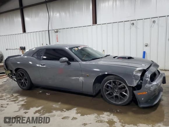 ✅ 2017 Dodge Challenger 392 Hemi Scat Pack Shaker • VIN: 2C3CDZFJ7HH587606 • Лот: 91419505. Опубликован ранее на Copart с пробегом 42 533 миль. Бесплатный доступ к архиву аукционных продаж из США и подробный отчёт об истории автомобиля на DreamBid. Изображение 4.