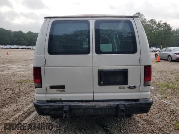 ✅ 2011 Ford Econoline Cargo Commercial • VIN: 1FTNE2EW2BDA92272 • Лот: 64230495. Опубликован ранее на Copart с пробегом 271 347 миль. Бесплатный доступ к архиву аукционных продаж из США и подробный отчёт об истории автомобиля на DreamBid. Изображение 6.