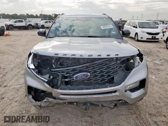 ✅ 2023 Ford Explorer ST-Line • VIN: 1FMSK7KH5PGB05208 • Lot: 64032885. Wystawiony na Copart z przebiegiem 35 251 mil. Bezpłatny archiwum sprzedaży aukcyjnych z USA i szczegółowy raport historii pojazdu na DreamBid. Zdjęcie 5.