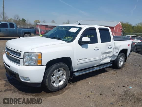 ✅ 2013 Chevrolet Silverado 1500 LTZ • VIN: 3GCPKTE24DG123063 • Lot: 42061675. Wystawiony na IAAI z przebiegiem 221 813 mil. Bezpłatny archiwum sprzedaży aukcyjnych z USA i szczegółowy raport historii pojazdu na DreamBid. Zdjęcie 2.