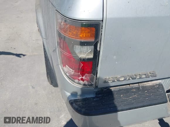 ✅ 2008 Honda Ridgeline RTX • VIN: 2HJYK163X8H518009 • Lot: 43417807. Listed on IAAI with 161,295 mi. Free auction sales archive from the USA and detailed vehicle history report at DreamBid. Image 18.