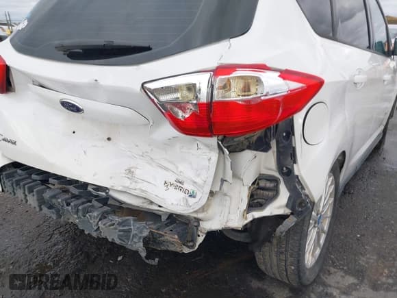 ✅ 2013 Ford C-Max SE • VIN: 1FADP5AU3DL517654 • Lot: 43740635. Listed on IAAI with 235,289 mi. Free auction sales archive from the USA and detailed vehicle history report at DreamBid. Image 6.