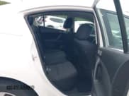 ✅ 2013 Mazda 3 i Touring • VIN: JM1BL1V76D1820238 • Lot: 42896817. Wystawiony na IAAI z przebiegiem 204 323 mil. Bezpłatny archiwum sprzedaży aukcyjnych z USA i szczegółowy raport historii pojazdu na DreamBid. Zdjęcie 8.