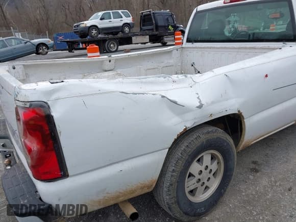 ✅ 2005 Chevrolet Silverado 1500 Work Truck • VIN: 1GCEC14XX5Z340818 • Лот: 41729984. Опубликован ранее на IAAI с пробегом 191 704 миль. Бесплатный доступ к архиву аукционных продаж из США и подробный отчёт об истории автомобиля на DreamBid. Изображение 17.