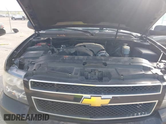 ✅ 2014 Chevrolet Tahoe LT • VIN: 1GNSCBE07ER120098 • Lot: 42623461. Listed on IAAI with 166,170 mi. Free auction sales archive from the USA and detailed vehicle history report at DreamBid. Image 10.