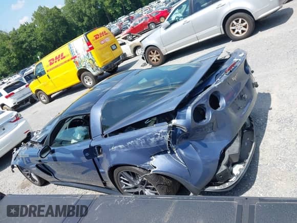 2011 Chevrolet Corvette Z06 w/3LZ с VIN 1G1YL2DE7B5111848, выставлен на аукционе IAAI как лот 42546262 с пробегом 103 828 миль миль и . История ставок и продаж доступна на DreamBid. Изображение 15.