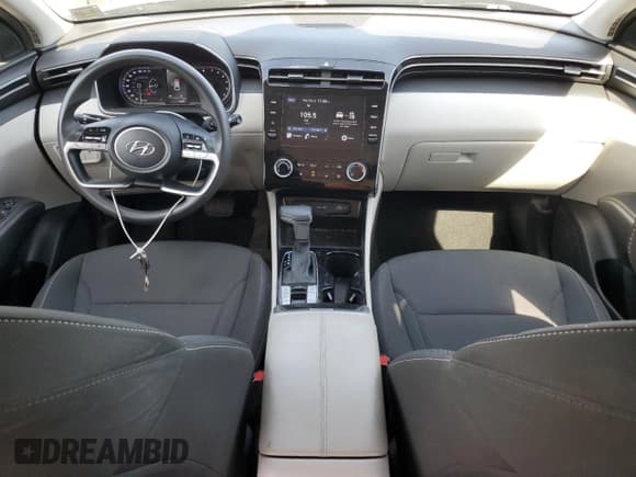 ✅ 2022 Hyundai Tucson SE • VIN: 5NMJACAE7NH056148 • Лот: 84804715. Опубликован ранее на Copart с пробегом 25 882 миль. Бесплатный доступ к архиву аукционных продаж из США и подробный отчёт об истории автомобиля на DreamBid. Изображение 8.