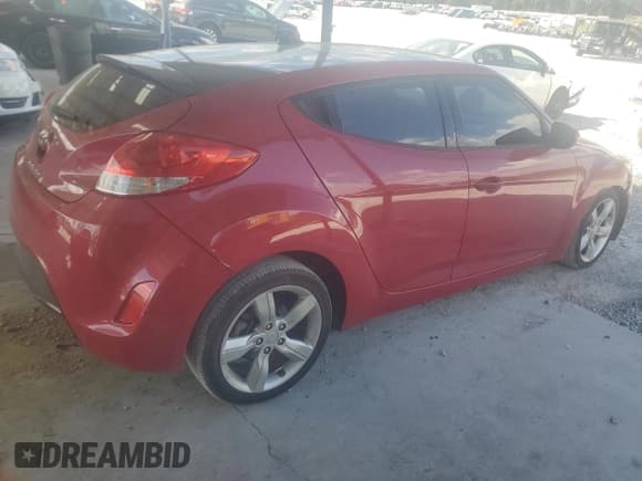 ✅ 2014 Hyundai Veloster • VIN: KMHTC6AD7EU217615 • Lot: 71569134. Wystawiony na Copart z przebiegiem 125 066 mil. Bezpłatny archiwum sprzedaży aukcyjnych z USA i szczegółowy raport historii pojazdu na DreamBid. Zdjęcie 3.