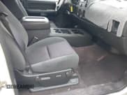 ✅ 2008 GMC Sierra 2500HD Work Truck • VIN: 1GTHC23678F181919 • Lot: 41954078. Wystawiony na IAAI z przebiegiem 120 609 mil. Bezpłatny archiwum sprzedaży aukcyjnych z USA i szczegółowy raport historii pojazdu na DreamBid. Zdjęcie 5.