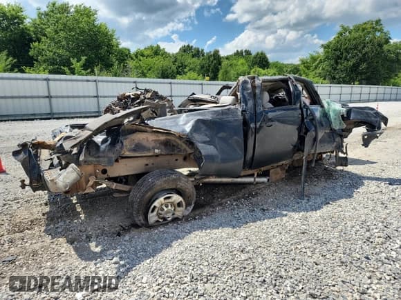 ✅ 2007 Chevrolet Silverado 2500HD 2LT • VIN: 1GCHK23667F539609 • Лот: 62011945. Опубликован ранее на Copart с пробегом Не указан. Бесплатный доступ к архиву аукционных продаж из США и подробный отчёт об истории автомобиля на DreamBid. Изображение 3.