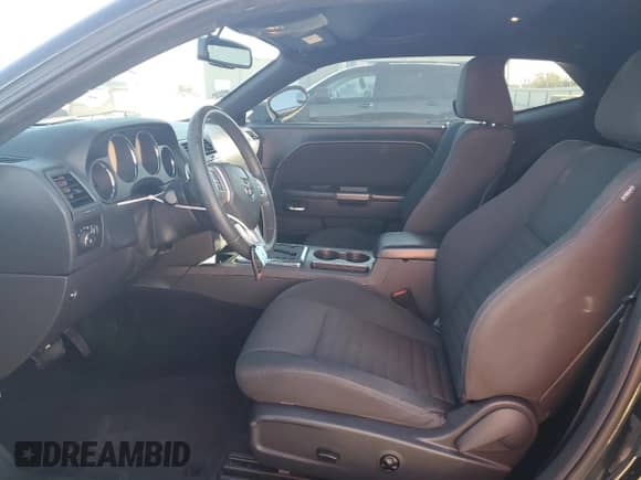 ✅ 2014 Dodge Challenger R/T 100th Anniversary Appearance • VIN: 2C3CDYBT4EH176600 • Lot: 73019654. Wystawiony na Copart z przebiegiem 85 114 mil. Bezpłatny archiwum sprzedaży aukcyjnych z USA i szczegółowy raport historii pojazdu na DreamBid. Zdjęcie 7.