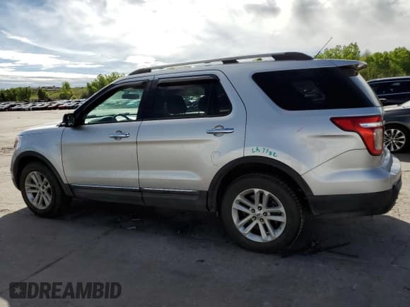 ✅ 2013 Ford Explorer XLT • VIN: 1FM5K8D83DGC71089 • Lot: 57582015. Wystawiony na Copart z przebiegiem 107 111 mil. Bezpłatny archiwum sprzedaży aukcyjnych z USA i szczegółowy raport historii pojazdu na DreamBid. Zdjęcie 2.