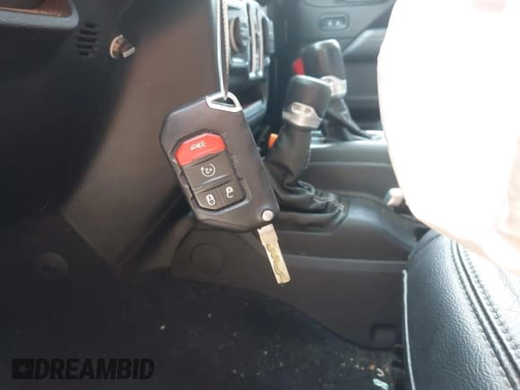 ✅ 2020 Jeep Gladiator Overland • VIN: 1C6HJTFG8LL176164 • Lot: 42482369. Listed on IAAI with 80,009 mi. Free auction sales archive from the USA and detailed vehicle history report at DreamBid. Image 11.