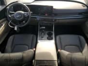 ✅ 2025 Kia Carnival LX • VIN: KNDNB5K35S6498653 • Лот: 89460655. Опубликован ранее на Copart с пробегом 10 854 миль. Бесплатный доступ к архиву аукционных продаж из США и подробный отчёт об истории автомобиля на DreamBid. Изображение 8.