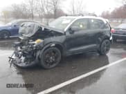 ✅ 2019 Volvo XC40 Momentum • VIN: YV4162XZ8K2008421 • Lot: 42163876. Listed on IAAI with 142,304 mi. Free auction sales archive from the USA and detailed vehicle history report at DreamBid. Image 2.