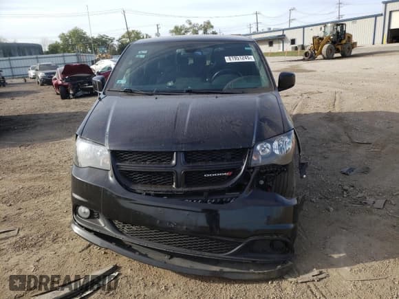 ✅ 2019 Dodge Grand Caravan GT • VIN: 2C4RDGEG7KR768741 • Лот: 81951245. Опубликован ранее на Copart с пробегом 139 945 миль. Бесплатный доступ к архиву аукционных продаж из США и подробный отчёт об истории автомобиля на DreamBid. Изображение 5.