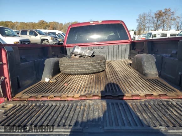 ✅ 2006 Chevrolet Silverado 2500HD Work Truck • VIN: 1GCHC23U86F204393 • Лот: 83843324. Опубликован ранее на Copart с пробегом 232 353 миль. Бесплатный доступ к архиву аукционных продаж из США и подробный отчёт об истории автомобиля на DreamBid. Изображение 10.
