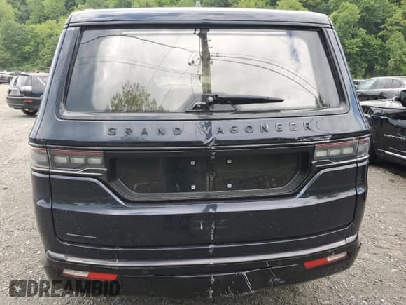 ✅ 2023 Jeep Grand Wagoneer Series II • VIN: 1C4SJVFP8PS546017 • Лот: 59191455. Опубликован ранее на Copart с пробегом Не указан. Бесплатный доступ к архиву аукционных продаж из США и подробный отчёт об истории автомобиля на DreamBid. Изображение 6.