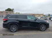 ✅ 2019 Toyota Highlander Hybrid XLE • VIN: 5TDJGRFH4KS054404 • Lot: 42790024. Wystawiony na IAAI z przebiegiem 218 194 mil. Bezpłatny archiwum sprzedaży aukcyjnych z USA i szczegółowy raport historii pojazdu na DreamBid. Zdjęcie 13.