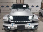 ✅ 2024 Jeep Wrangler High Altitude • VIN: 1C4RJXU6XRW218114 • Lot: 41519843. Wystawiony na IAAI z przebiegiem 17 317 mil. Bezpłatny archiwum sprzedaży aukcyjnych z USA i szczegółowy raport historii pojazdu na DreamBid. Zdjęcie 12.