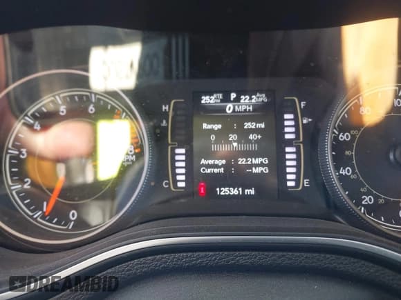 ✅ 2019 Jeep Cherokee Altitude • VIN: 1C4PJMLXXKD437947 • Lot: 43739628. Wystawiony na IAAI z przebiegiem 125 361 mil. Bezpłatny archiwum sprzedaży aukcyjnych z USA i szczegółowy raport historii pojazdu na DreamBid. Zdjęcie 7.