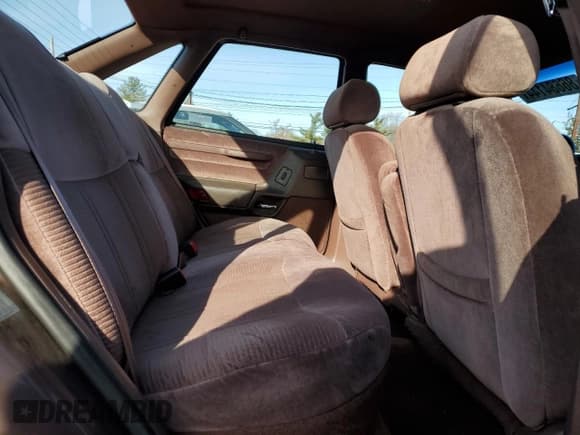 ✅ 1989 Ford Taurus GL • VIN: 1FABP52U1KA299938 • Лот: 86684144. Опубликован ранее на Copart с пробегом 52 675 миль. Бесплатный доступ к архиву аукционных продаж из США и подробный отчёт об истории автомобиля на DreamBid. Изображение 10.