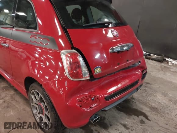 ✅ 2015 FIAT 500 Sport • VIN: 3C3CFFBR4FT562221 • Lot: 42252586. Listed on IAAI with 65,655 mi. Free auction sales archive from the USA and detailed vehicle history report at DreamBid. Image 6.