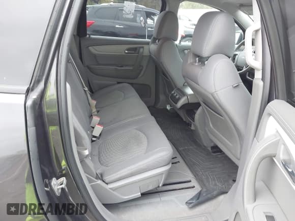 ✅ 2016 Chevrolet Traverse LS • VIN: 1GNKVFED3GJ208586 • Lot: 43544525. Wystawiony na IAAI z przebiegiem 167 197 mil. Bezpłatny archiwum sprzedaży aukcyjnych z USA i szczegółowy raport historii pojazdu na DreamBid. Zdjęcie 8.