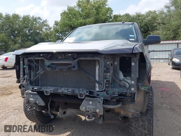 ✅ 2016 Chevrolet Silverado 1500 LT • VIN: 3GCUKREC4GG162593 • Lot: 42292458. Wystawiony na IAAI z przebiegiem 141 619 mil. Bezpłatny archiwum sprzedaży aukcyjnych z USA i szczegółowy raport historii pojazdu na DreamBid. Zdjęcie 6.