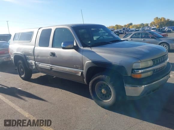 ✅ 2000 Chevrolet Silverado 1500 LS • VIN: 2GCEK19T9Y1166410 • Лот: 43582432. Опубликован ранее на IAAI с пробегом Не указан. Бесплатный доступ к архиву аукционных продаж из США и подробный отчёт об истории автомобиля на DreamBid. Изображение 1.