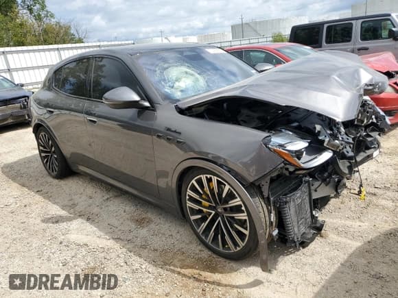 ✅ 2023 Maserati Grecale Modena • VIN: ZN682AVM5P7410534 • Lot: 70463885. Listed on Copart with 8,858 mi. Free auction sales archive from the USA and detailed vehicle history report at DreamBid. Image 4.