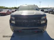 ✅ 2021 Chevrolet Silverado 1500 Custom Trail Boss • VIN: 3GCPYCEL2MG351621 • Lot: 62600554. Wystawiony na Copart z przebiegiem 39 388 mil. Bezpłatny archiwum sprzedaży aukcyjnych z USA i szczegółowy raport historii pojazdu na DreamBid. Zdjęcie 5.