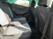 ✅ 2021 Hyundai Kona SE • VIN: KM8K12AA8MU665683 • Лот: 70135324. Опубликован ранее на Copart с пробегом Не указан. Бесплатный доступ к архиву аукционных продаж из США и подробный отчёт об истории автомобиля на DreamBid. Изображение 11.